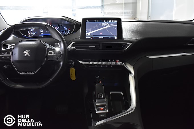 PEUGEOT 3008 BlueHDi 130 S&S EAT8 Business